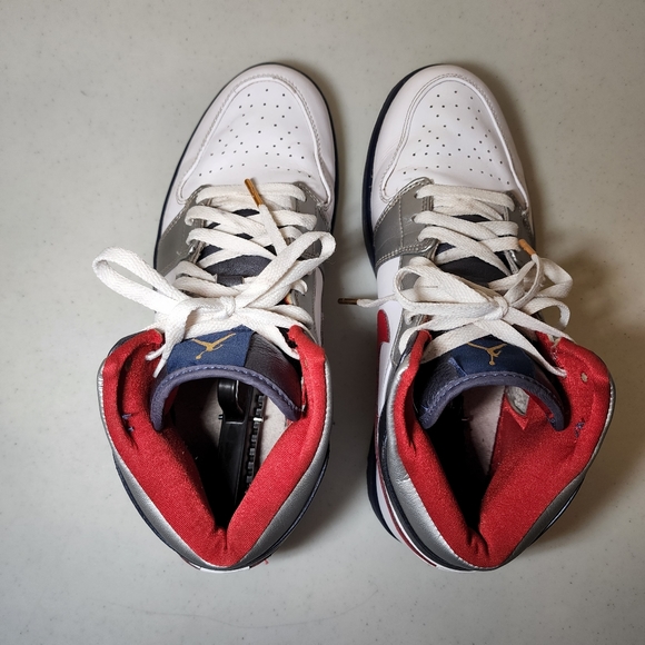 Jordan 1 Retro Olympic 2008 Authentic Collectible - Picture 5 of 9